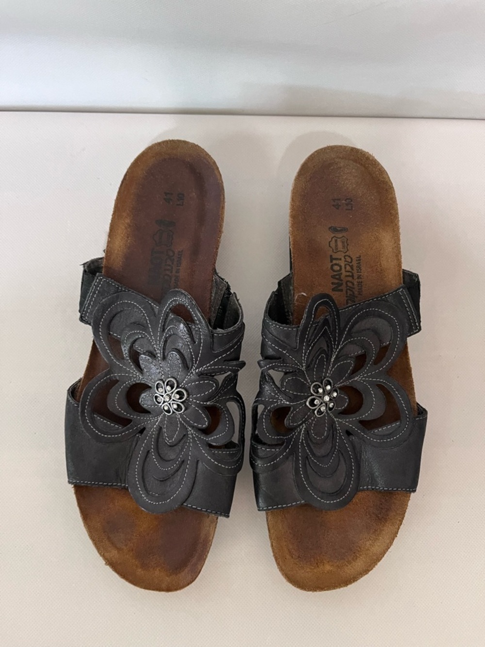 Naot Sandy Black Leather Flower Sandals
